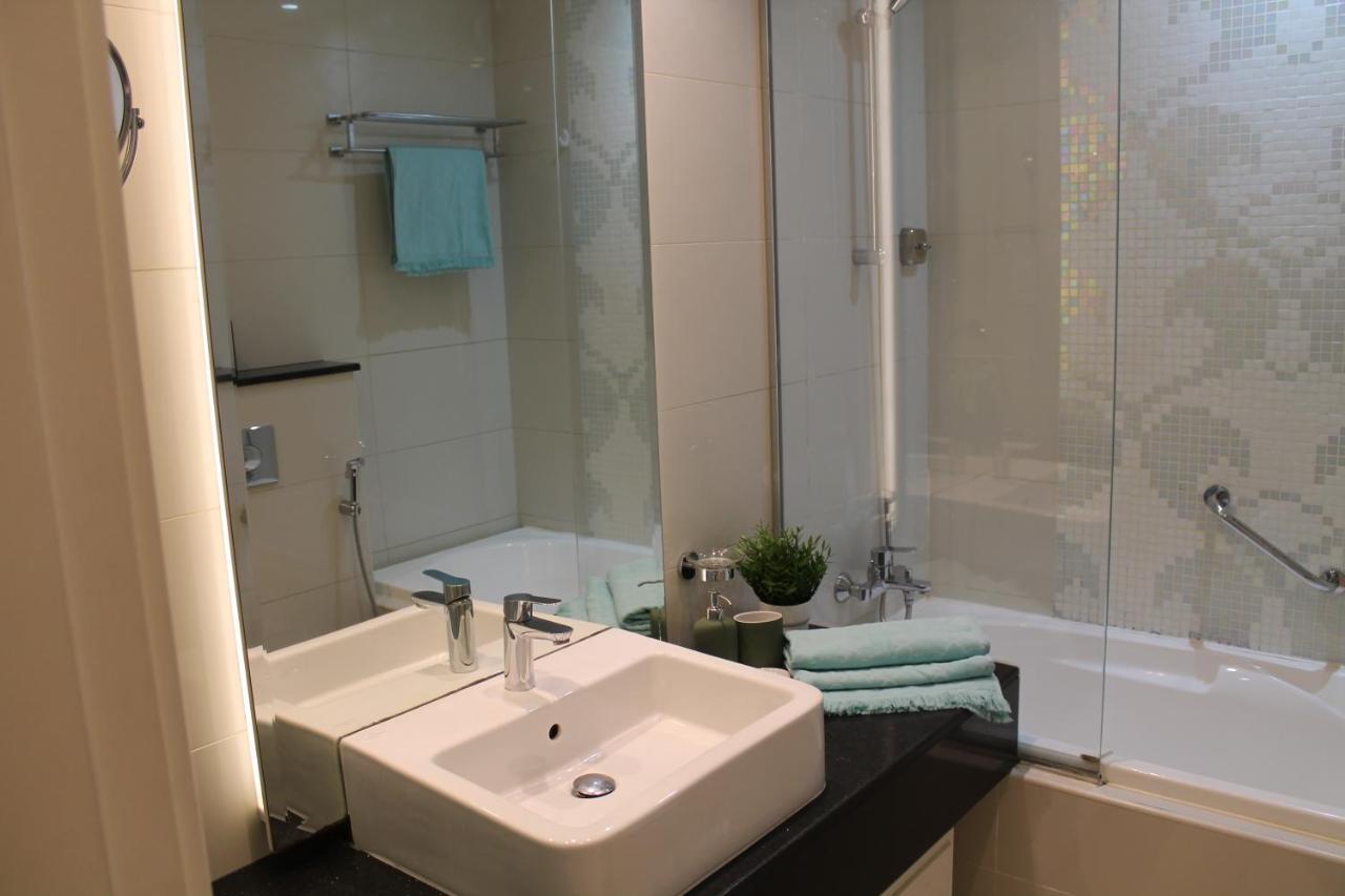 Spacious One Bedroom Close To Burj Khalifa, Dubai Mall In Business Bay エクステリア 写真